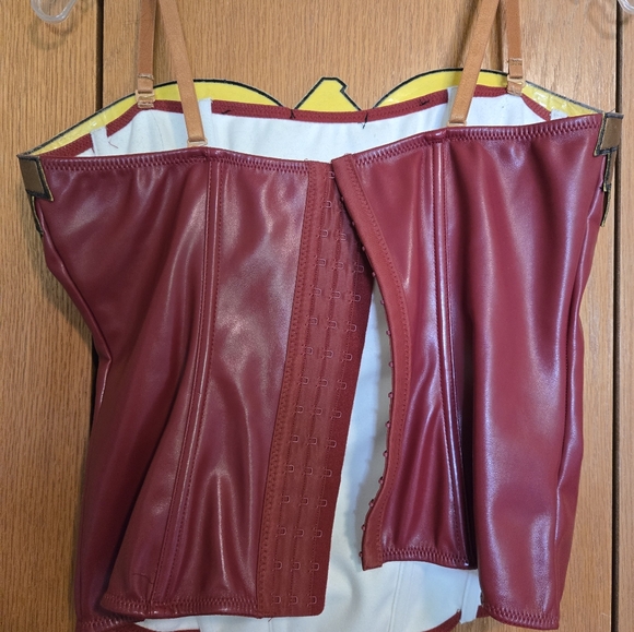 Wonder Woman 1984 Costume with wig & Accessories, Adult - Picture 3 of 13